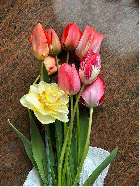 Floristin bindet Bouquet
